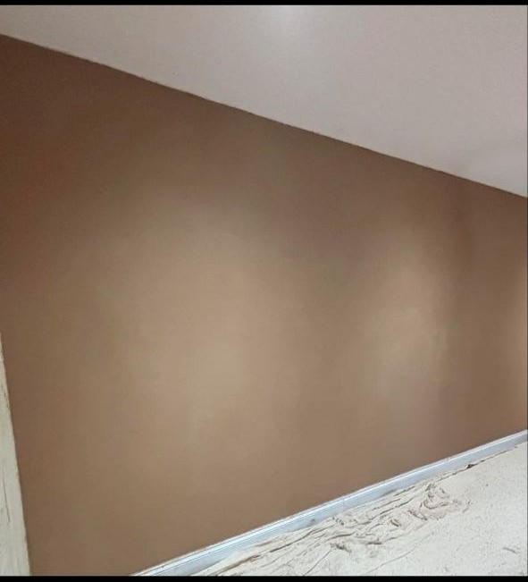 Smooth wall plastering