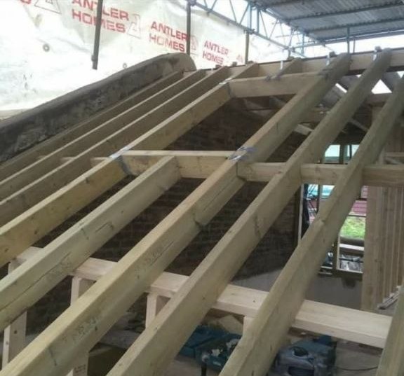 Roof truss and rafter framing